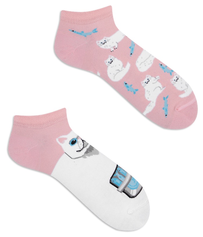 Many Mornings White Cat Low Socks