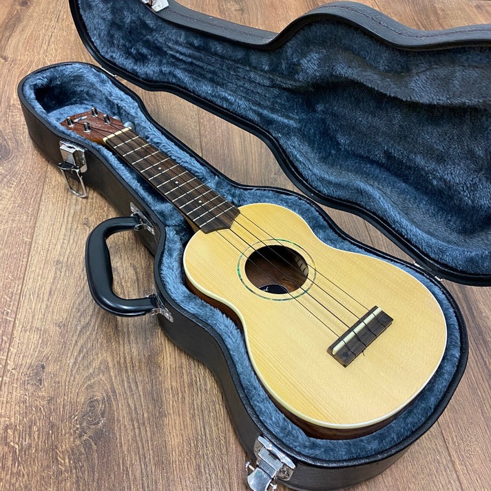 Tanglewood TU 2 ST Union Series Solid Spruce Top Ukulele w. Hardvas - 2