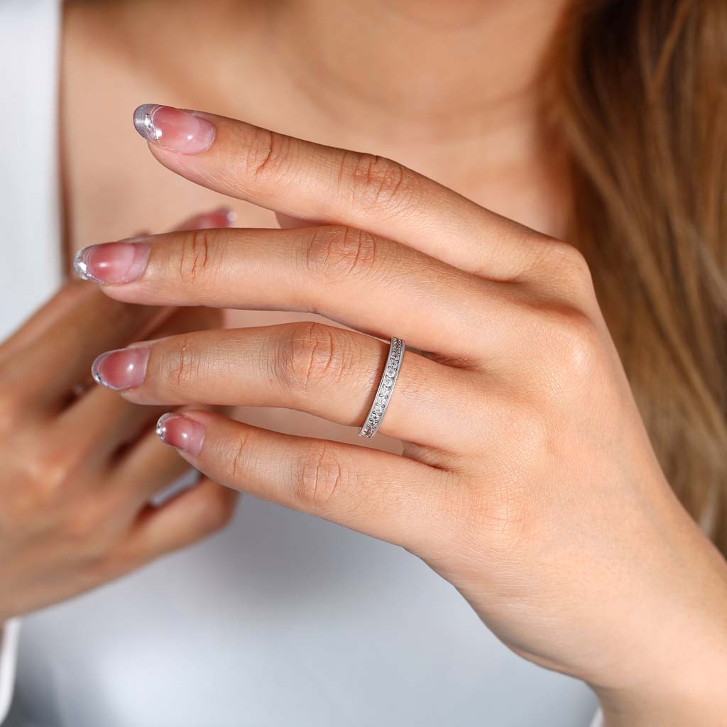 Silverring Big One 925s Luxury Silverring med 8mm 1.50CT  AAA Zirconia Diamant model med naglar