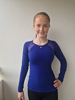 Mörkblå långärmad topp från Bolero med meshinfällningar och kristaller