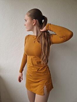Karamellfärgad kjol med kristaller från Bolero