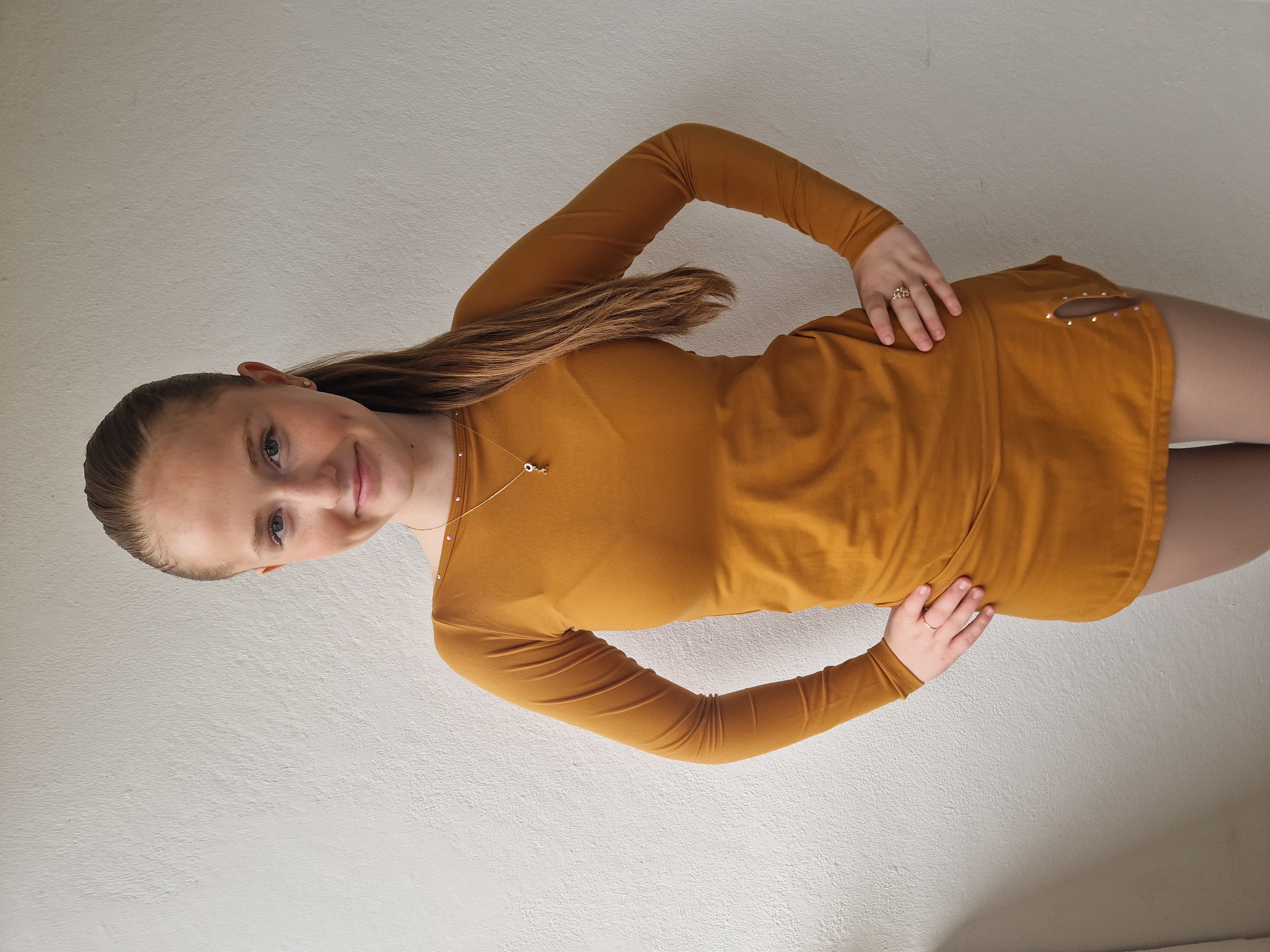 Karamellfärgad kjol med kristaller från Bolero - 4