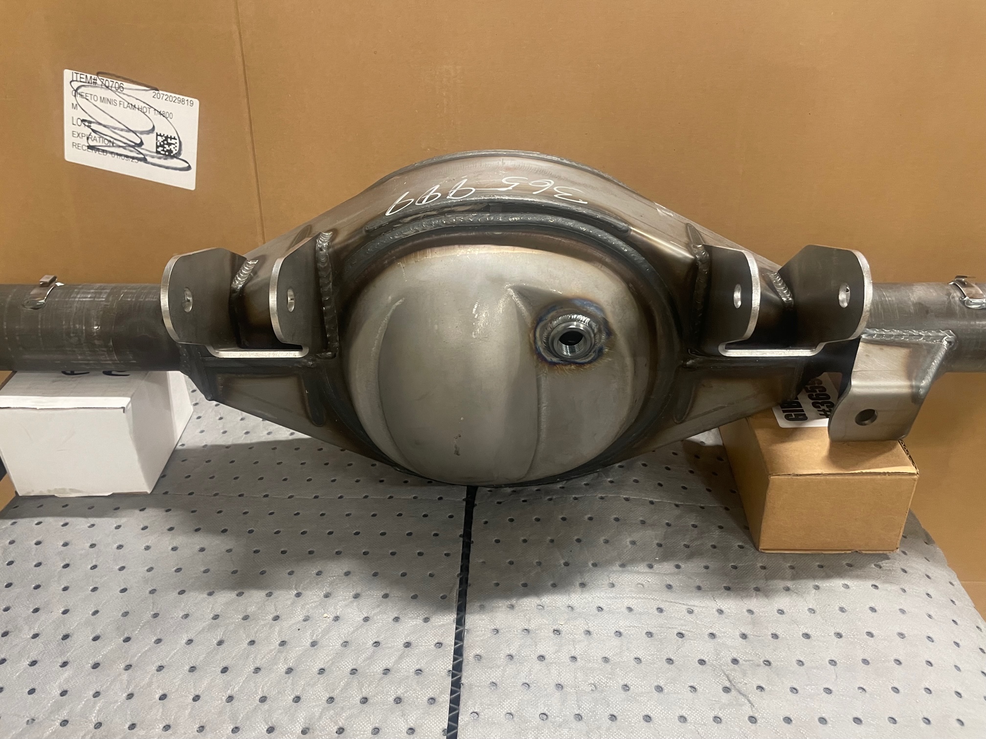 Strange 9" Impala 59-64 + 31 splines drivaxlar. 2 x övre länkarm. - 2
