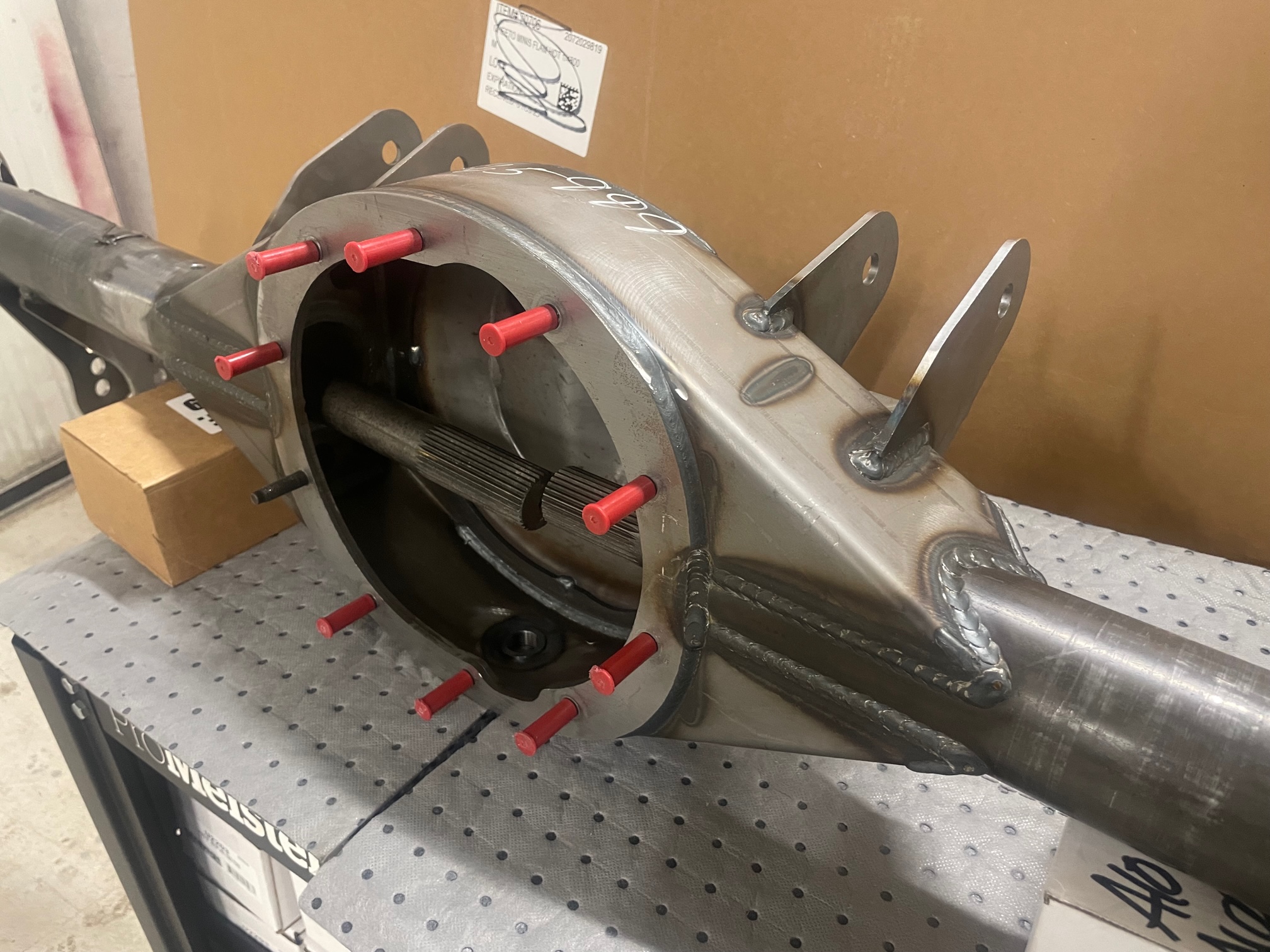 Strange 9" Impala 59-64 + 31 splines drivaxlar. 2 x övre länkarm. - 3