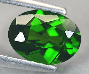 Impresionante gema suelta de diópsido cromado natural de corte ovalado de 0,76 ct