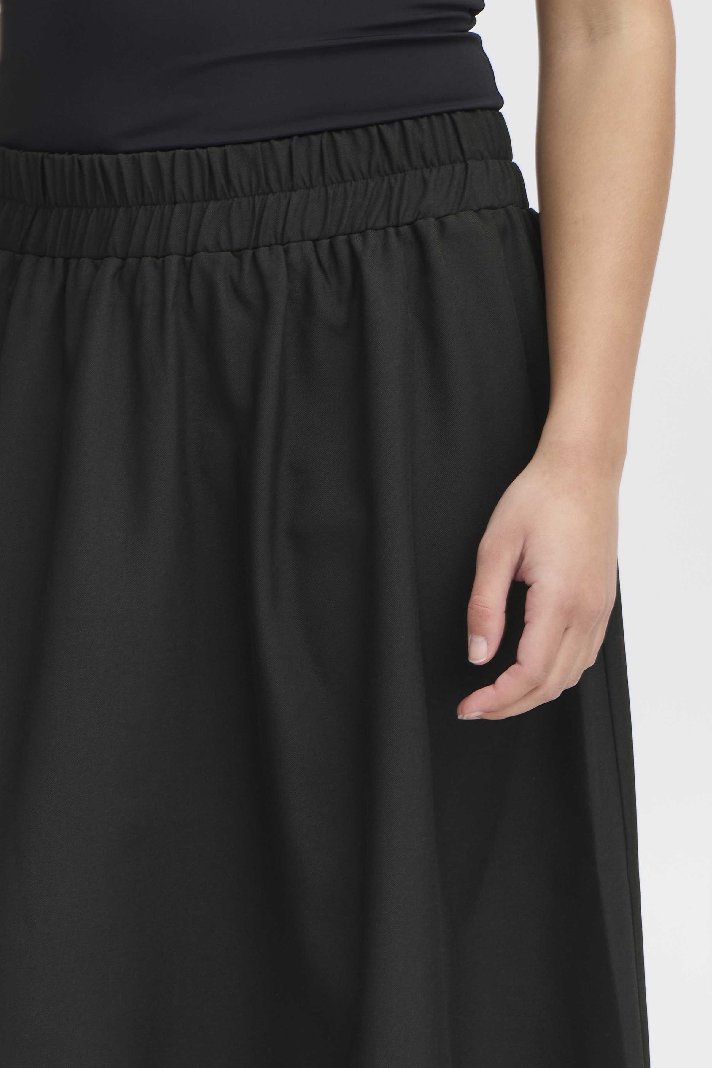 IXDORTHEA Skirt Black - 3