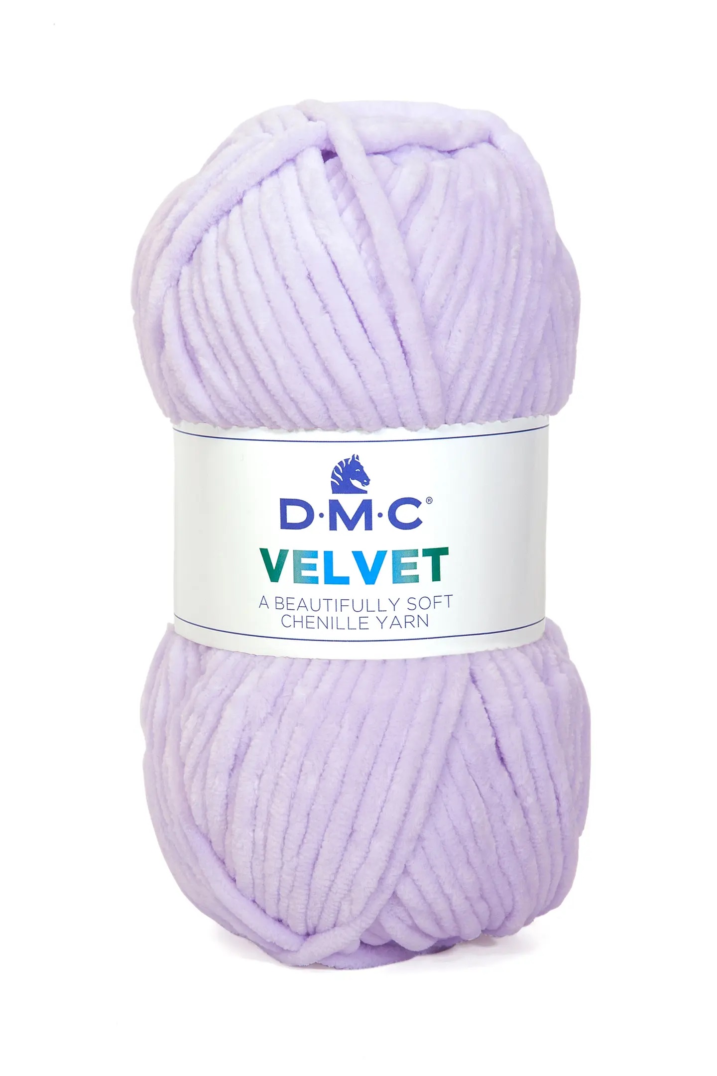 Ett nystan av DMCs sammetsgarn Velvet i ljuslila