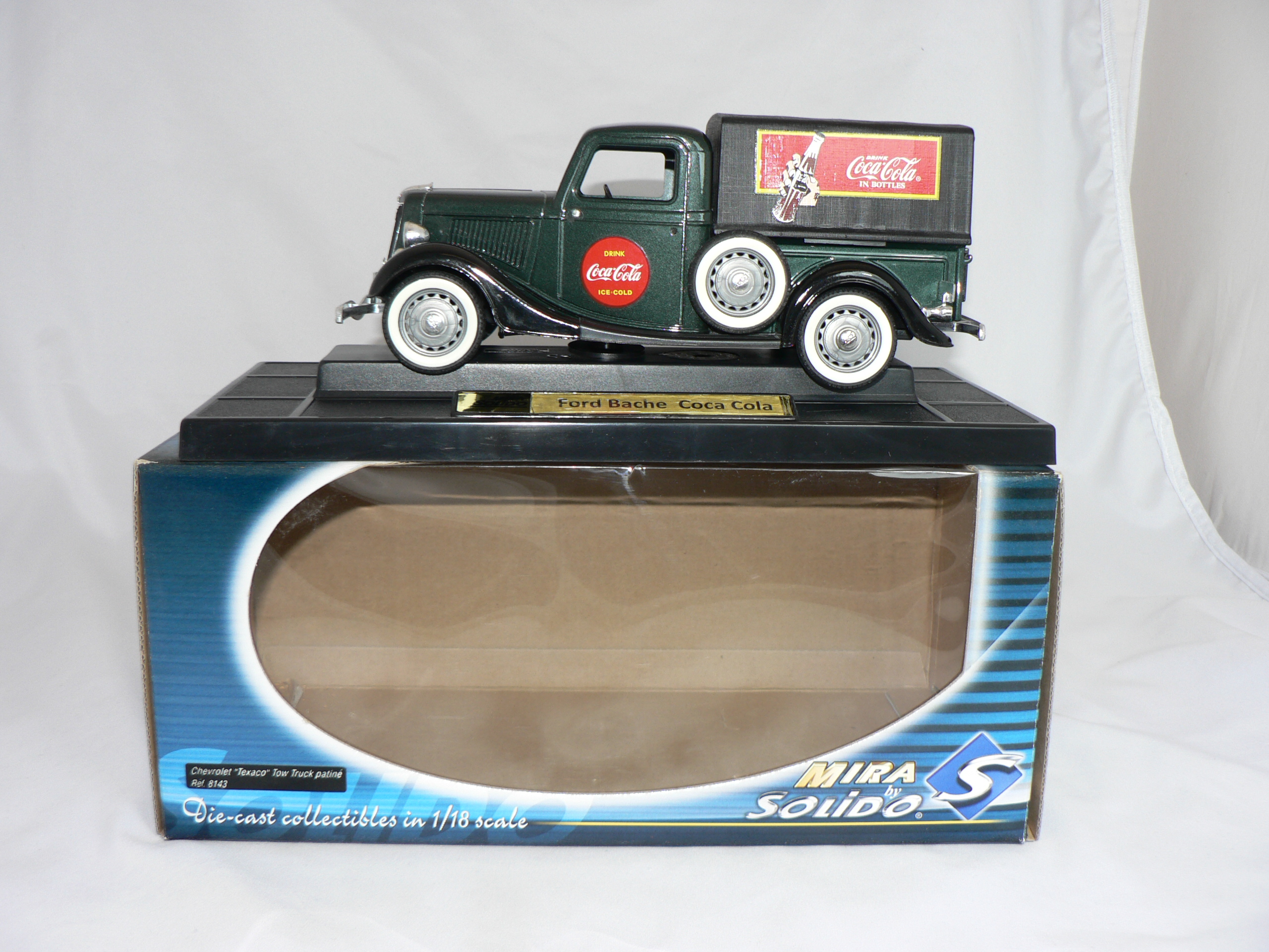 Ford Bache  V8 Pickup  1936  ( Coca Cola )  1:18  SOLIDO  ( Ej Orginal  Kartong ) - 4