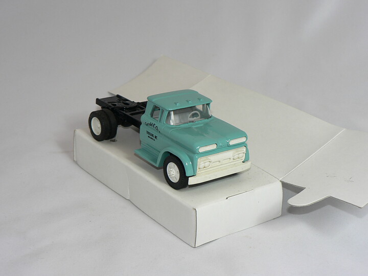Chevrolet Cab 1960  1:43  Ertl