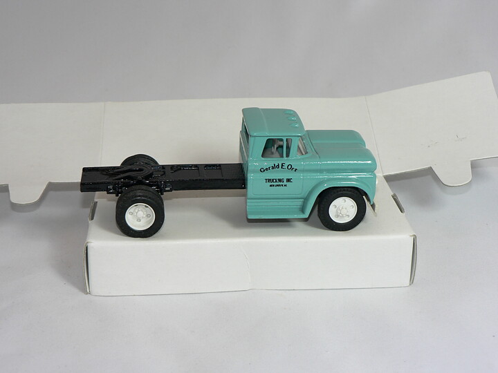 Chevrolet Cab 1960  1:43  Ertl