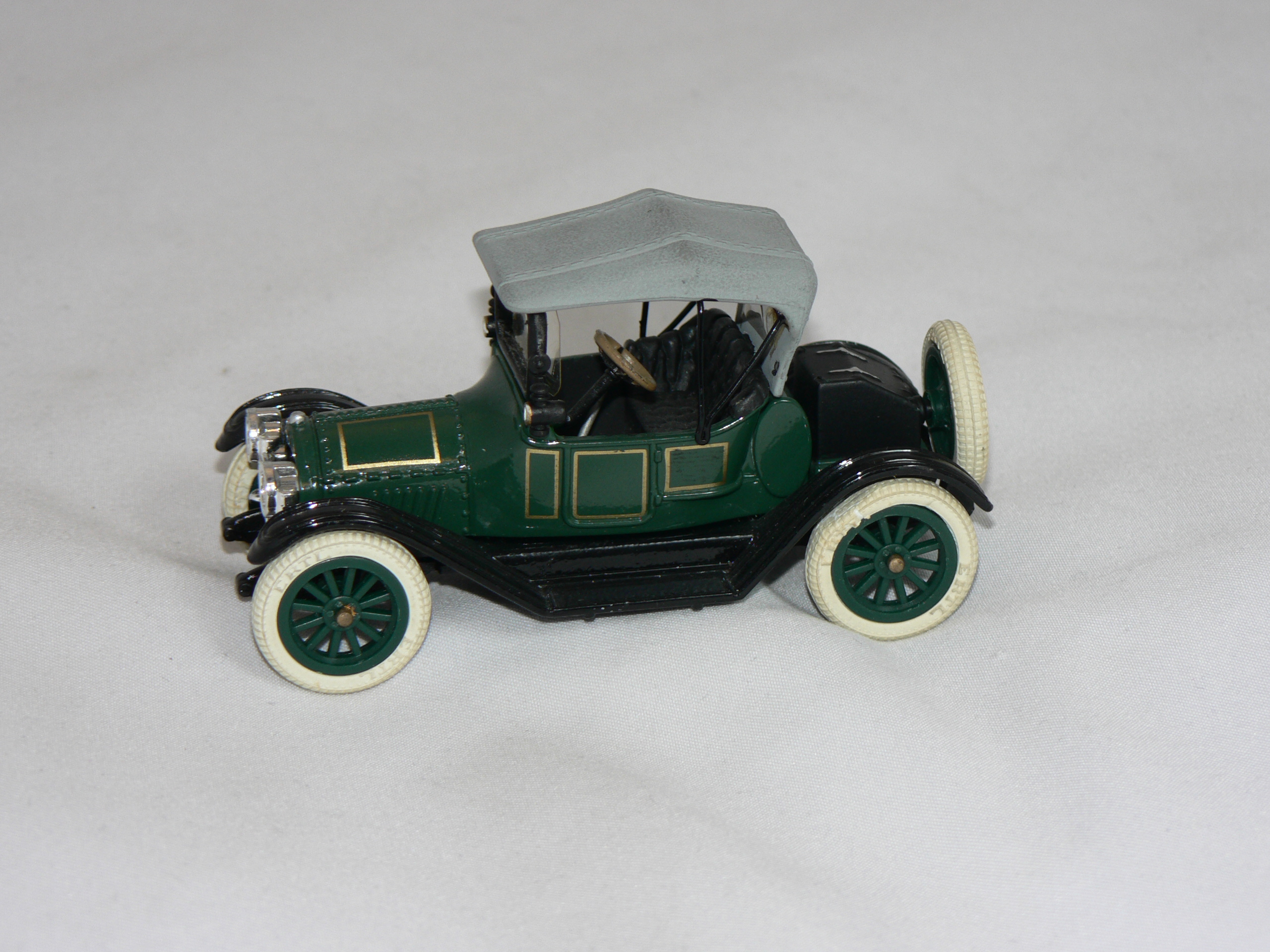 Chevrolet Royal Mail Roadster 1914   1:43  Ertl - 3