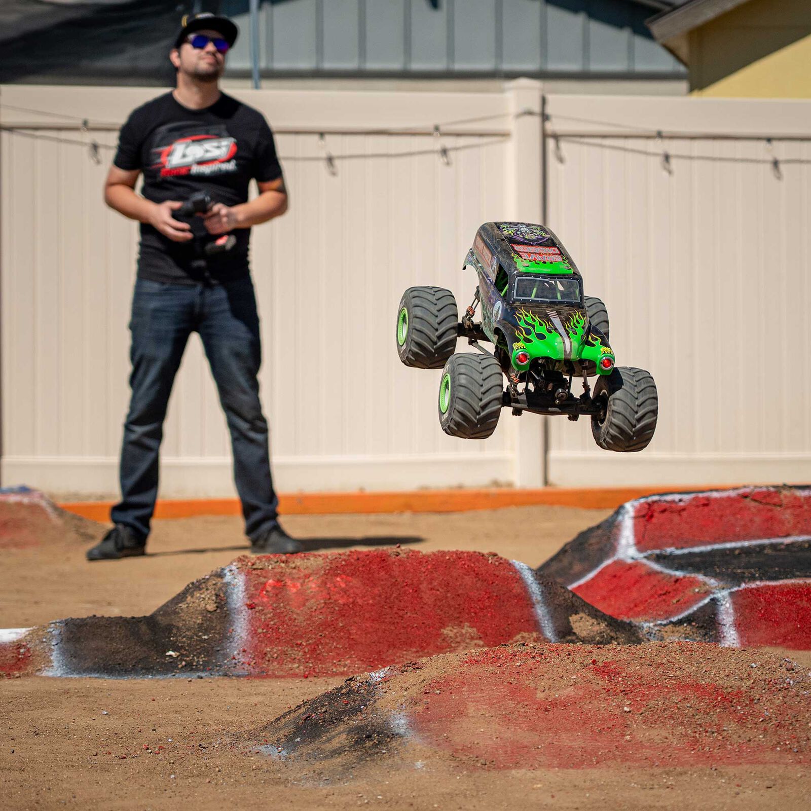 Losi 1/8 LMT 2.0 Grave Digger 4X4 Solid Axle Brushless Monster Truck RTR, Green - 10