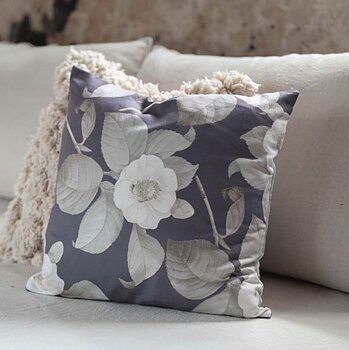 Kuddfodral Flower grå shabby chic lantlig stil Gårdsromantik
