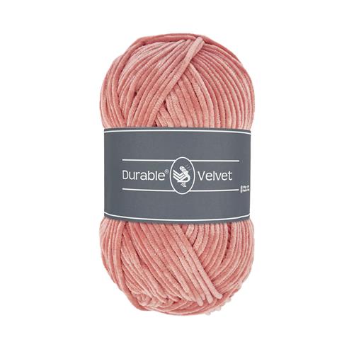 Ett nystan av Durables sammetsgarn Durable Velvet i aprikos