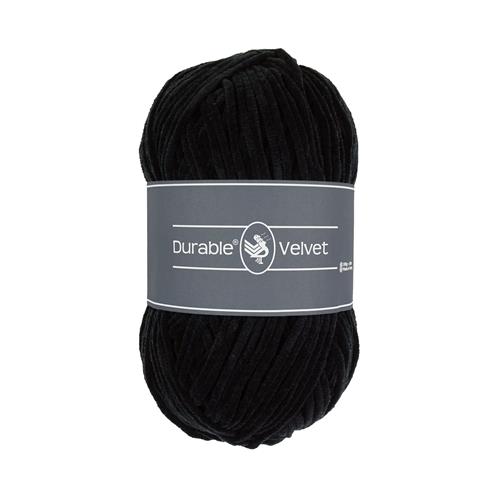 Ett nystan av Durables sammetsgarn Durable Velvet i svart