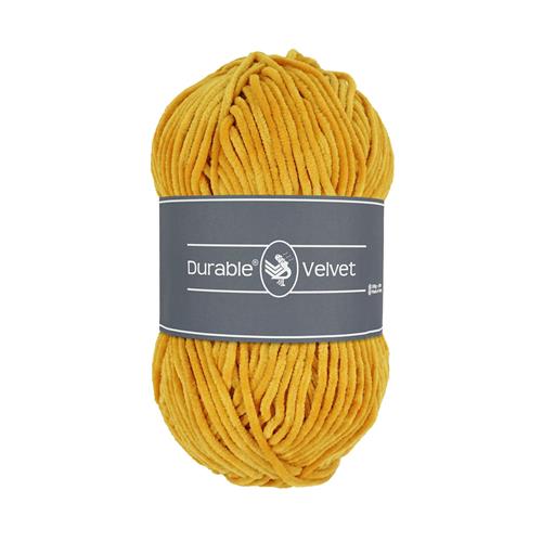 Ett nystan av Durables sammetsgarn Durable Velvet i senapsgult