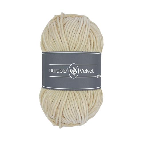 Ett nystan av Durables sammetsgarn Durable Velvet i beigebrunt