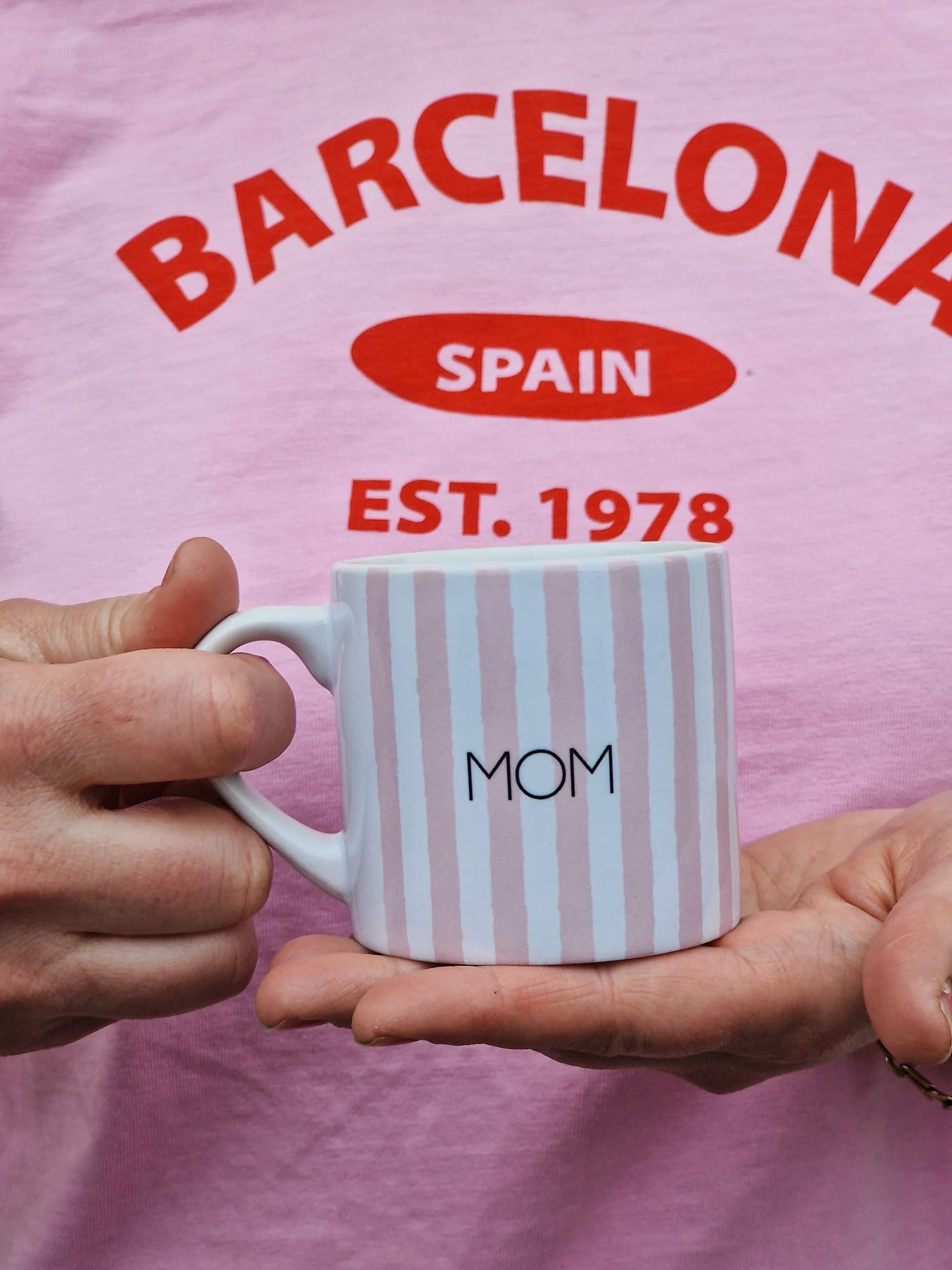 Mugg "MOM WOW" rosa rand - 3