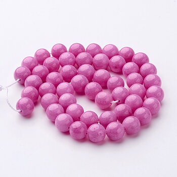Malaysia jade i rosa färg, runda färgade stenpärlor 8 mm med hål ca 1 mm, ca 48 st per sträng för armband och smyckestillverkning.