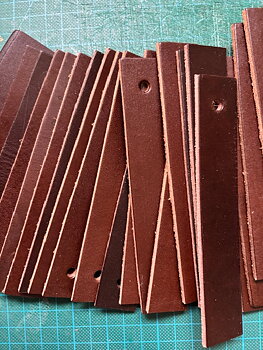 LÄDERREM CHOKLAD 140 MM (25-PACK) 2:a Sortering  