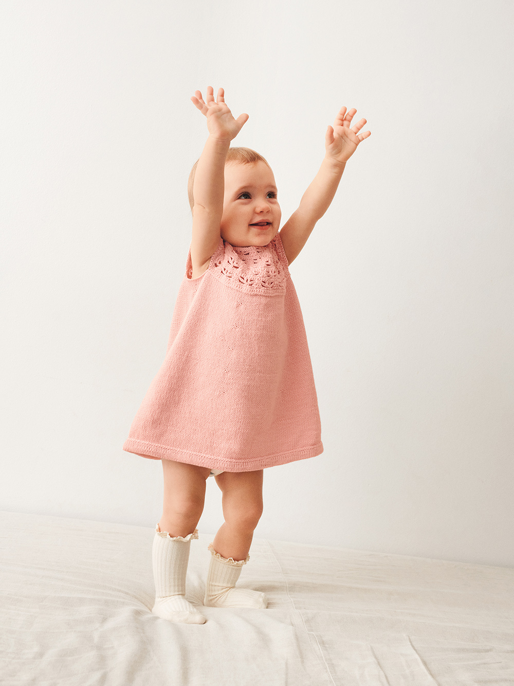 Sandnes Indy Dress Baby 2505_04 (27 m st 3) - 2