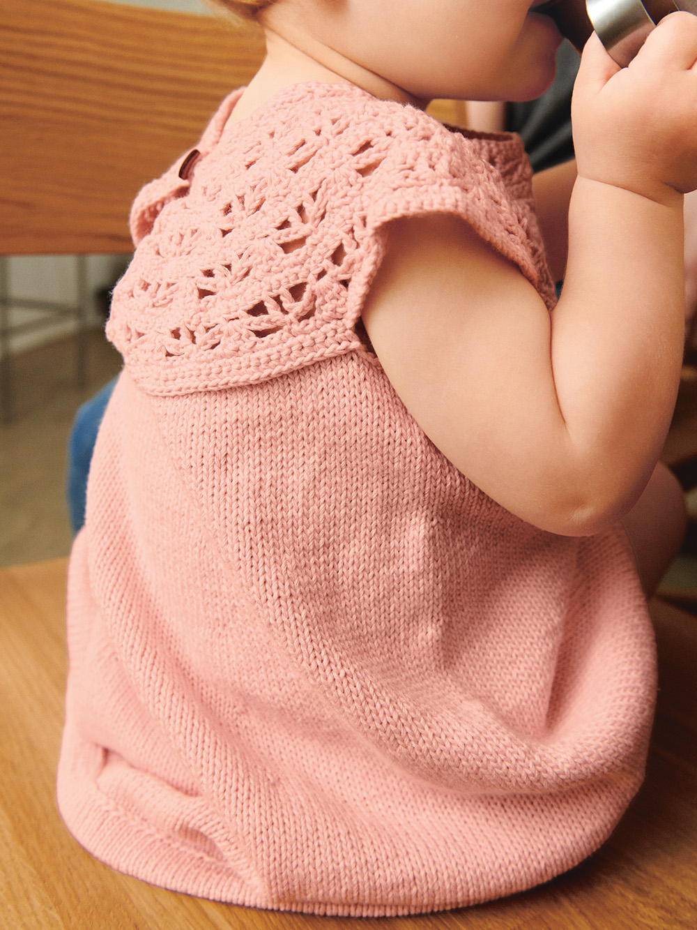 Sandnes Indy Dress Baby 2505_04 (27 m st 3) - 3