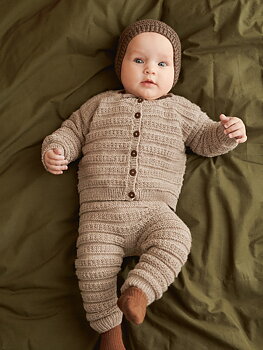 Sandnes Fillip Cardigan, pants & bonnet Baby 2413_04 (27 m st 3)