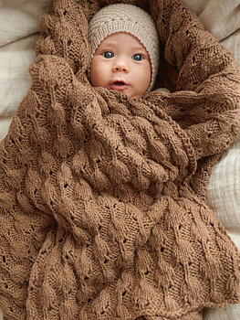 Sandnes Lilja Baby Blanket 2413_03 (20 m mönster st 4)