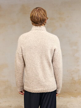 Sandnes Dave Sweater Man 2412_02 (18 m st 4,5)