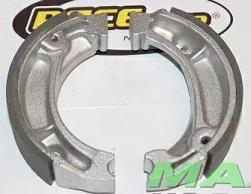 Bromsbackar Fram/Bak Honda C50-CB125-CR80-CT110-MTX250-NSR50-XR75-XR80-XL125-XR600 H304/807002