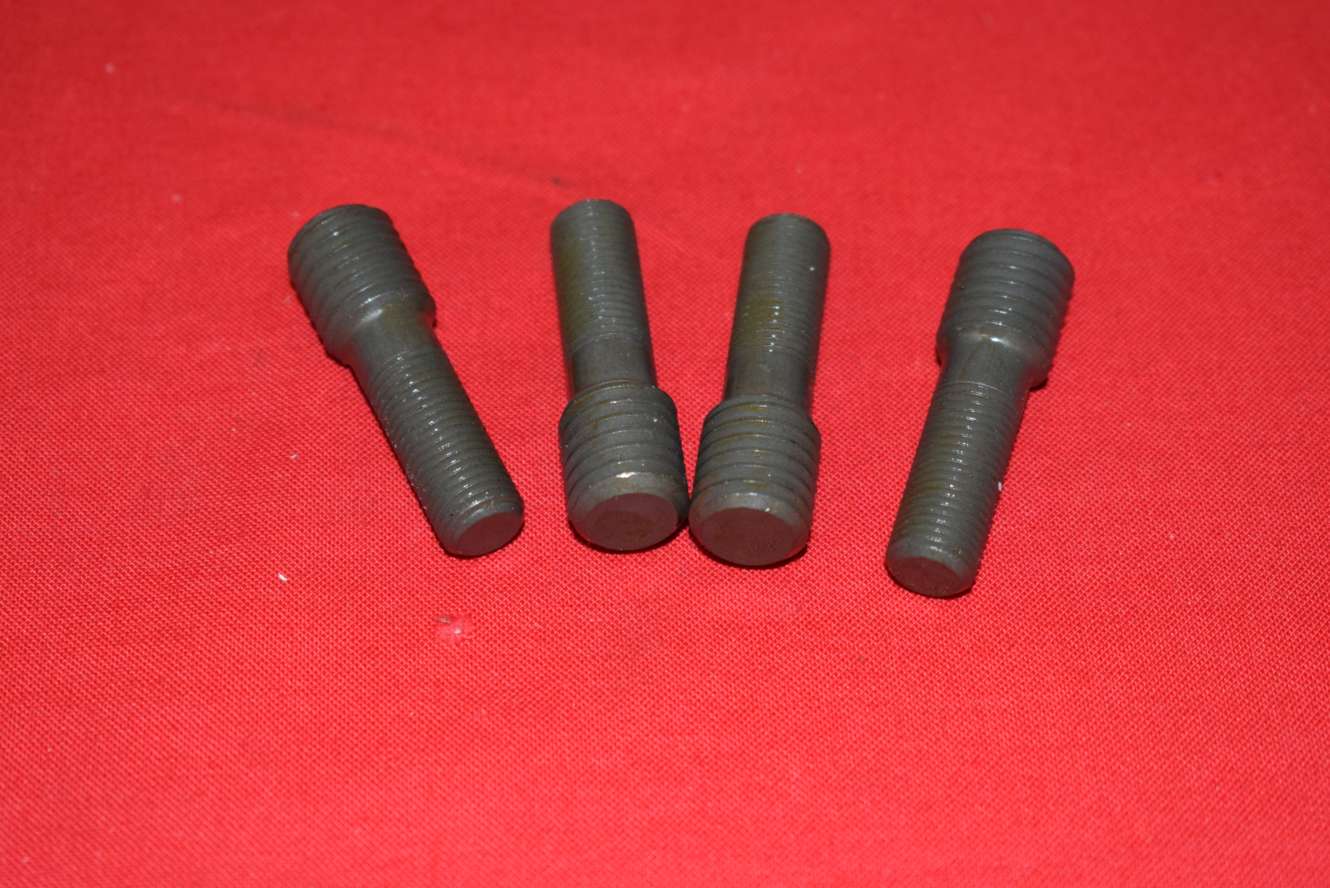 Botten pinnbult sats till växellåda Harley 1936-83 Big Twin. Överdim. 1/2"-13