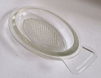 Glass grater for baby food