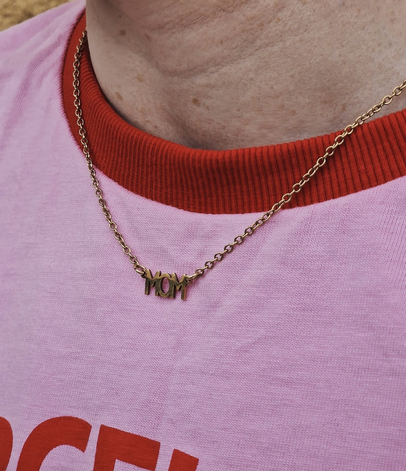 Necklace "Mom" gold color