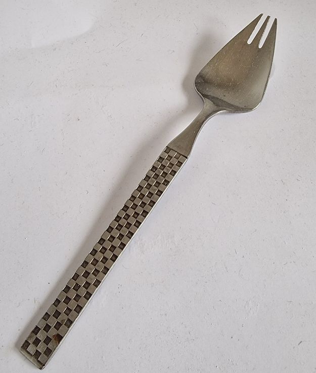 Checkers party fork