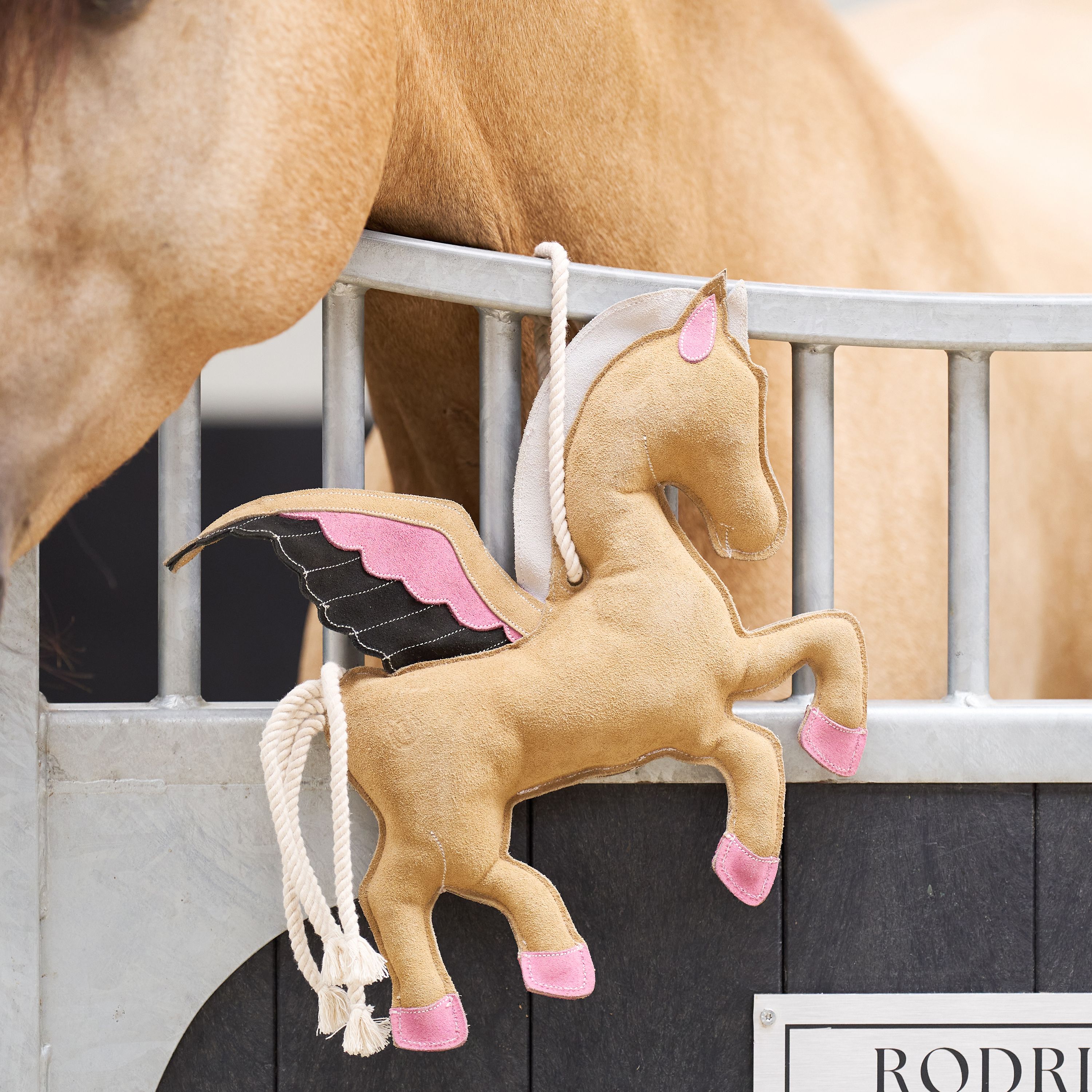 Imperial Riding IRHStable Buddy Horse Toy – Pegasus - Boredom-preventing