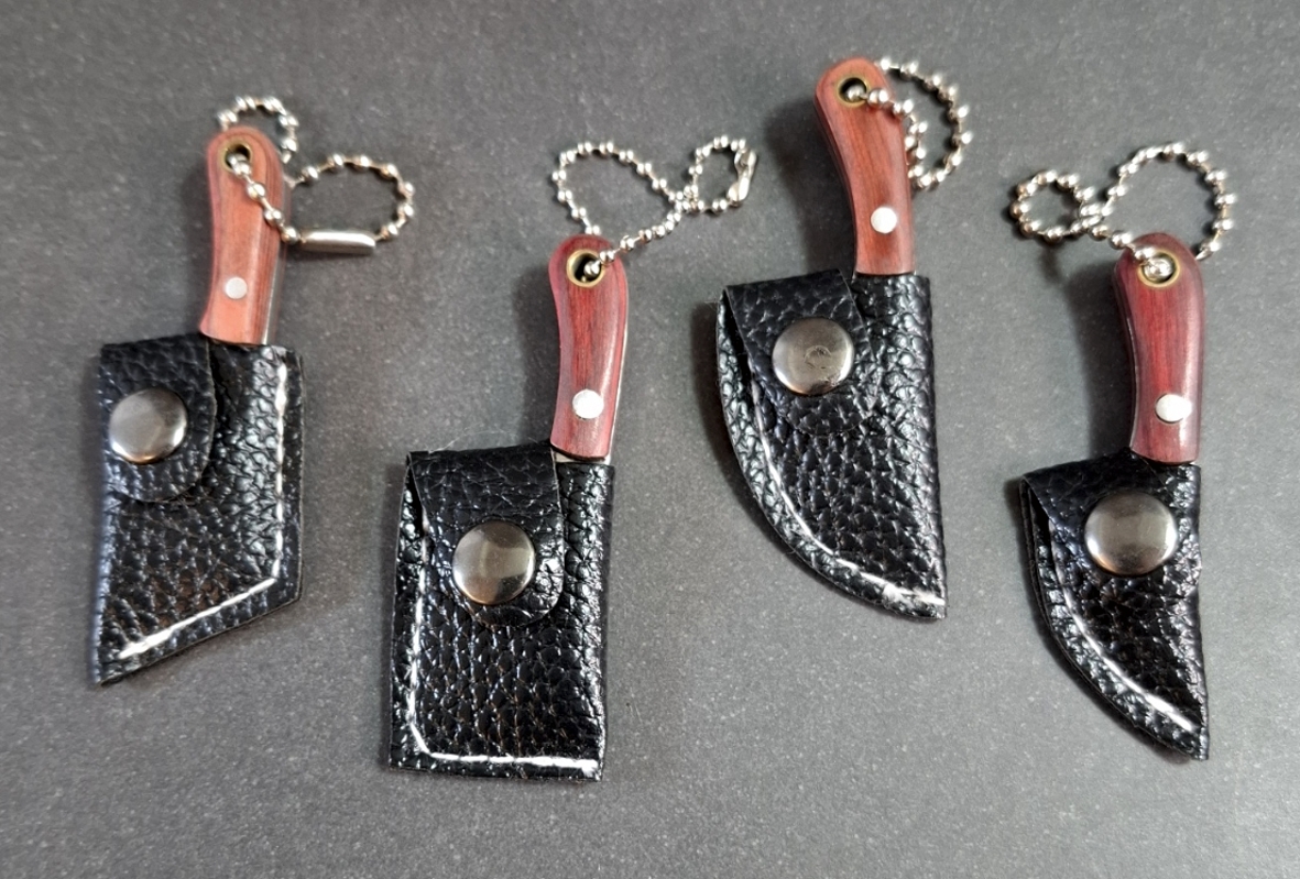 Yxa Kniv Nyckelring - Damask mönster - 2