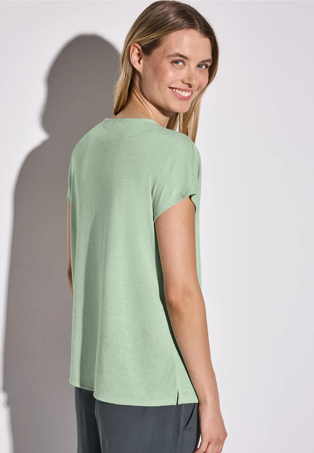 SOL Coated V-neck Shirt - Soft Jade Green - Street One