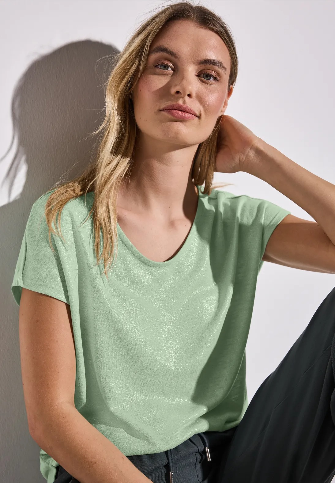 SOL Coated V-neck Shirt - Soft Jade Green - Street One