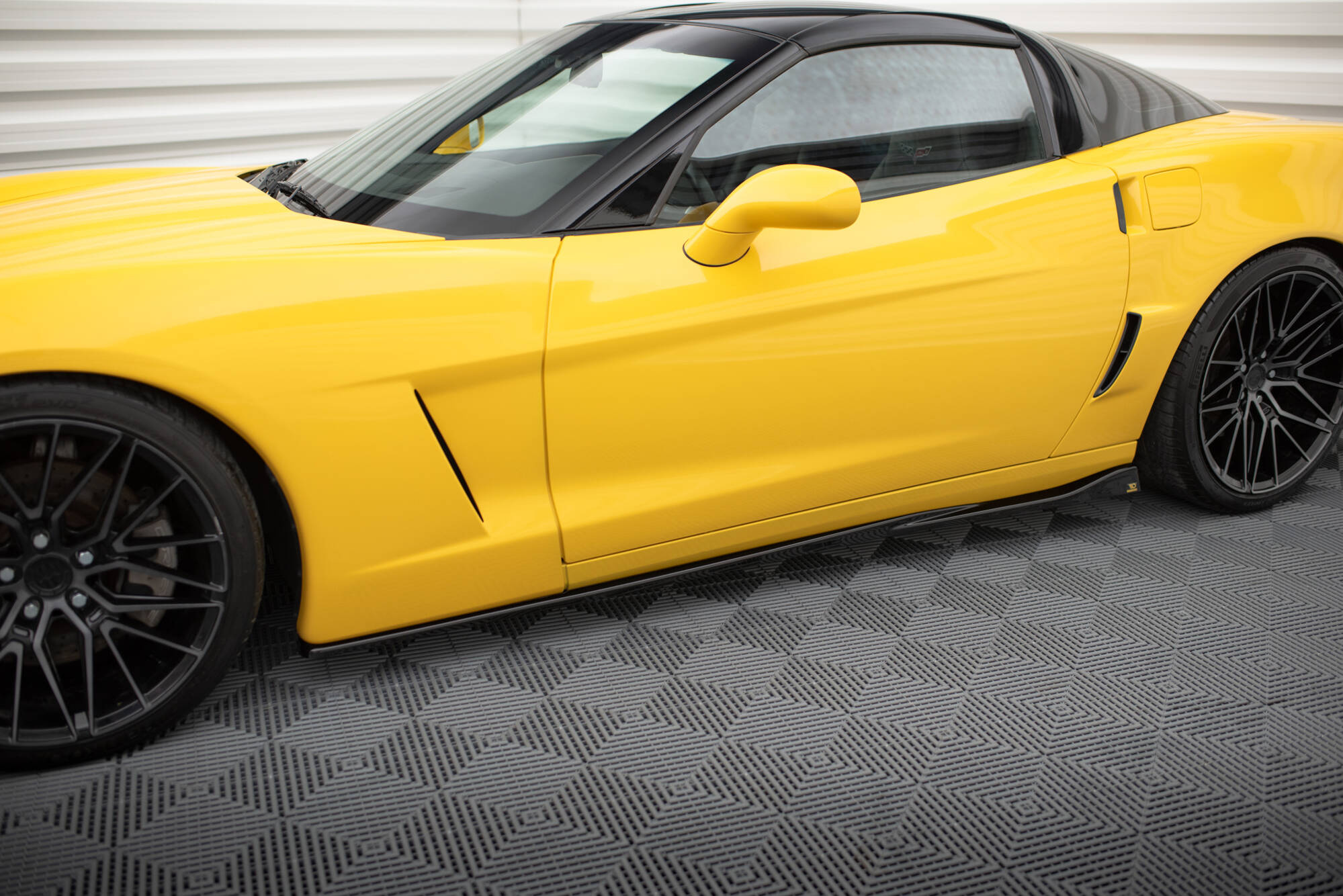 Maxton - Side Skirts Diffusers Chevrolet Corvette C6