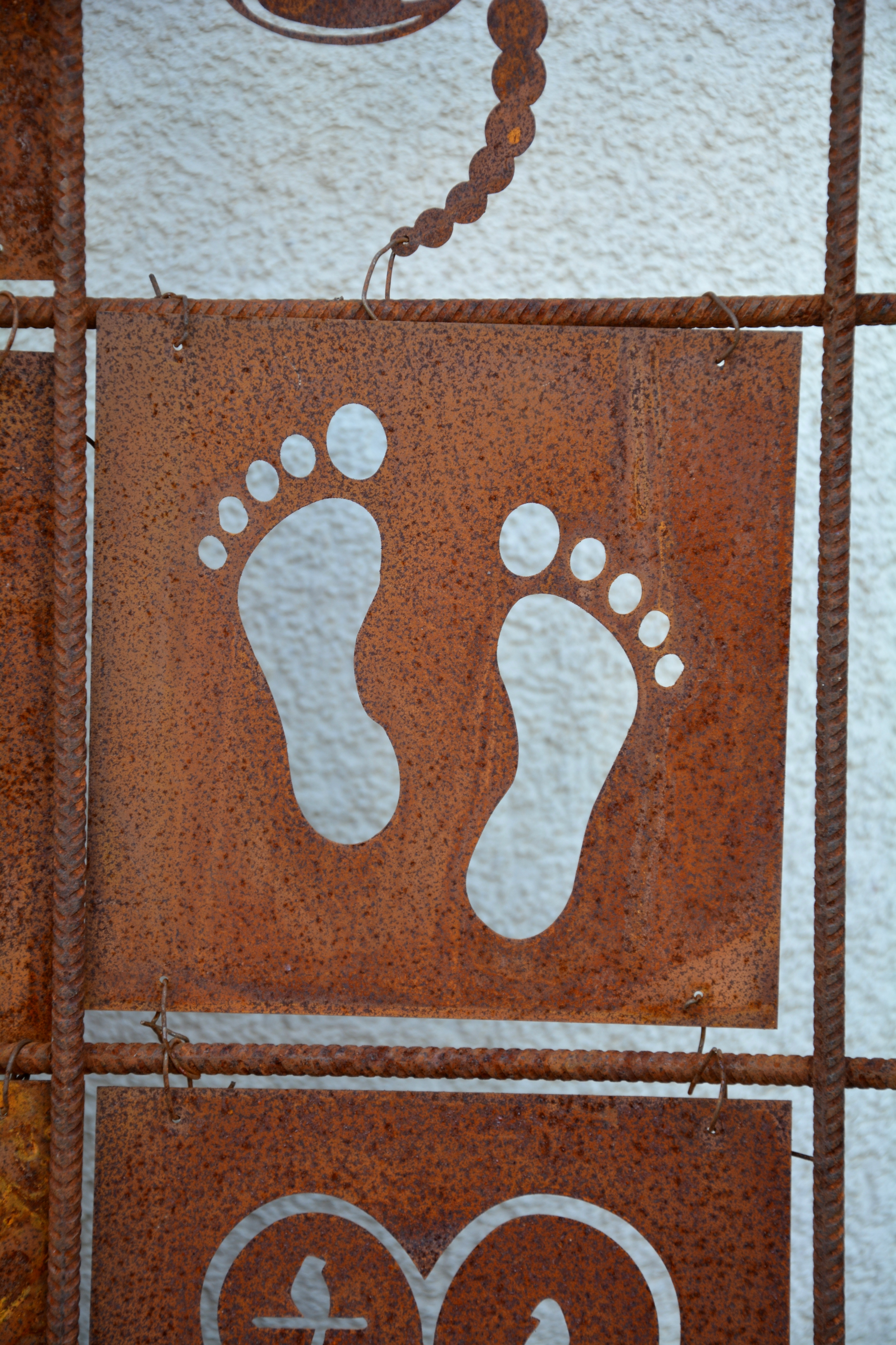 Rostig skylt till armeringsnät FOTSTEG 14 cm