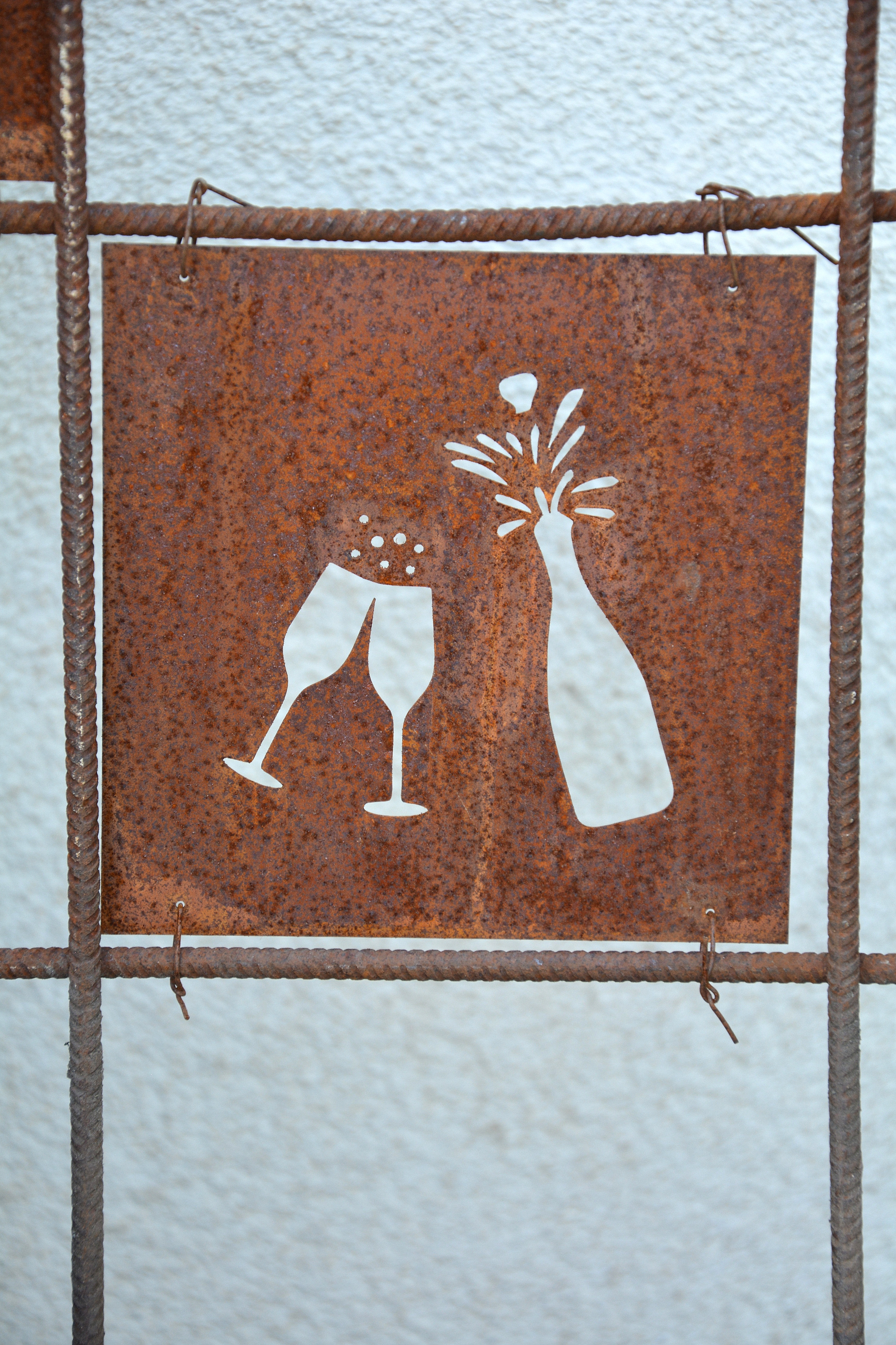 Rostig skylt till armeringsnät CHAMPAGNE / BUBBEL 14 cm