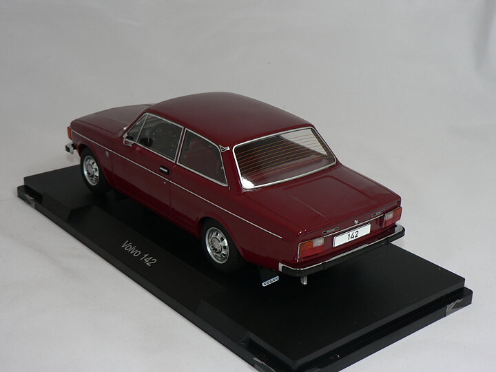 Volvo 142    1973   1:18 MCG