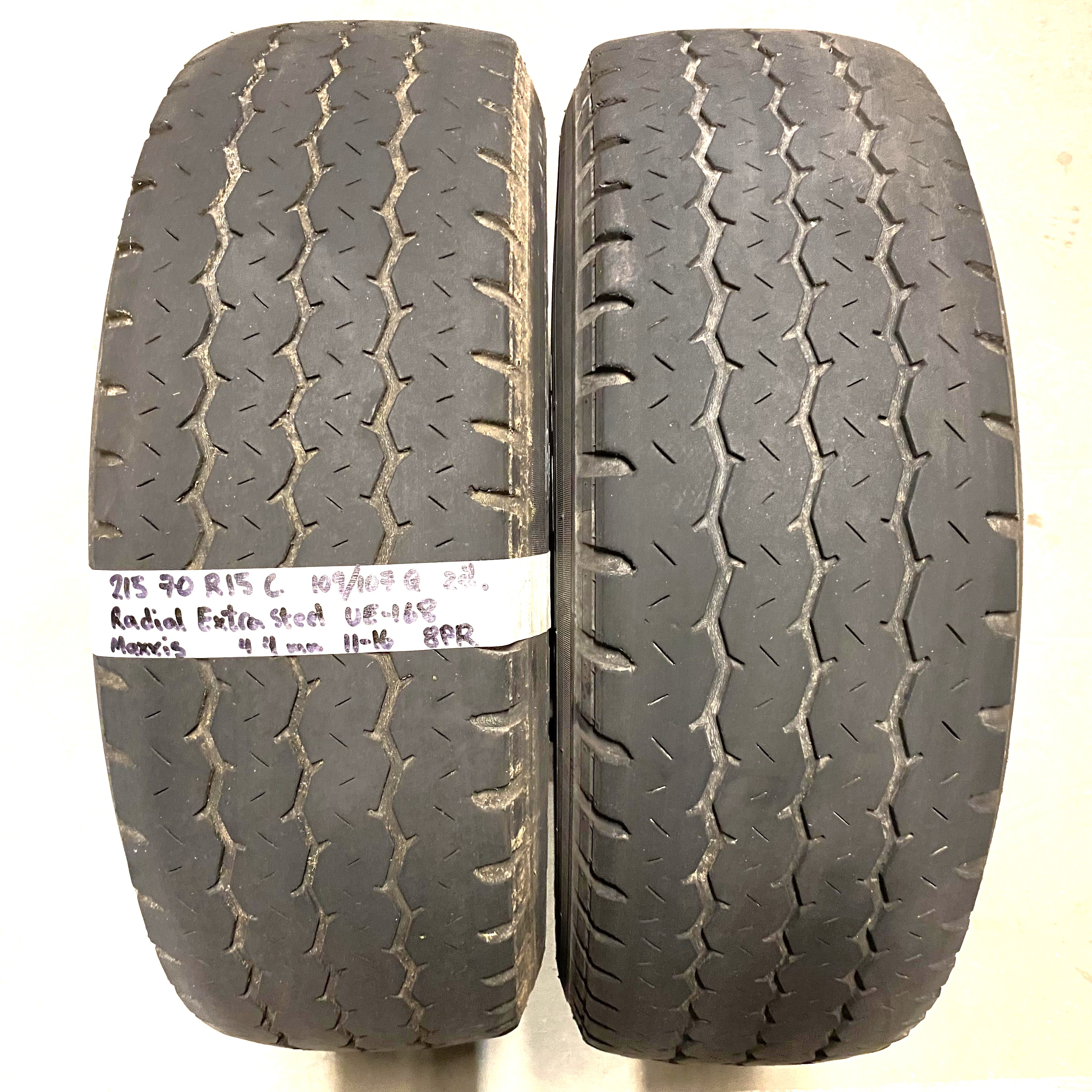 15" BEGAGNADE SOMMARDÄCK | 2 st 215/70 R15C 109/107Q 8PR Maxxis Radial Extra Steel UE-168 | V11-16 | 4|4 mm | A-1