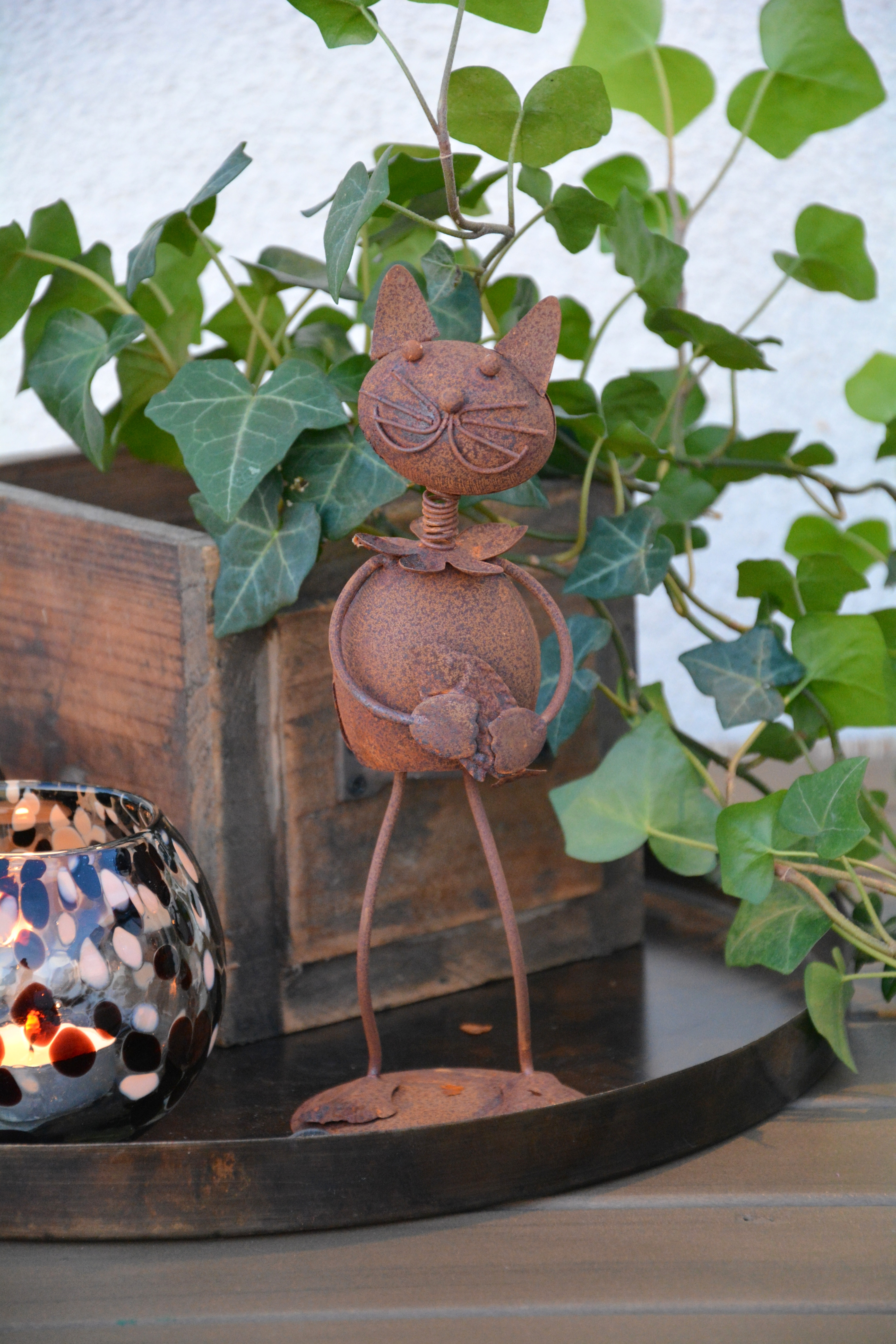 Katt med fisk i rostig plåt 20 cm