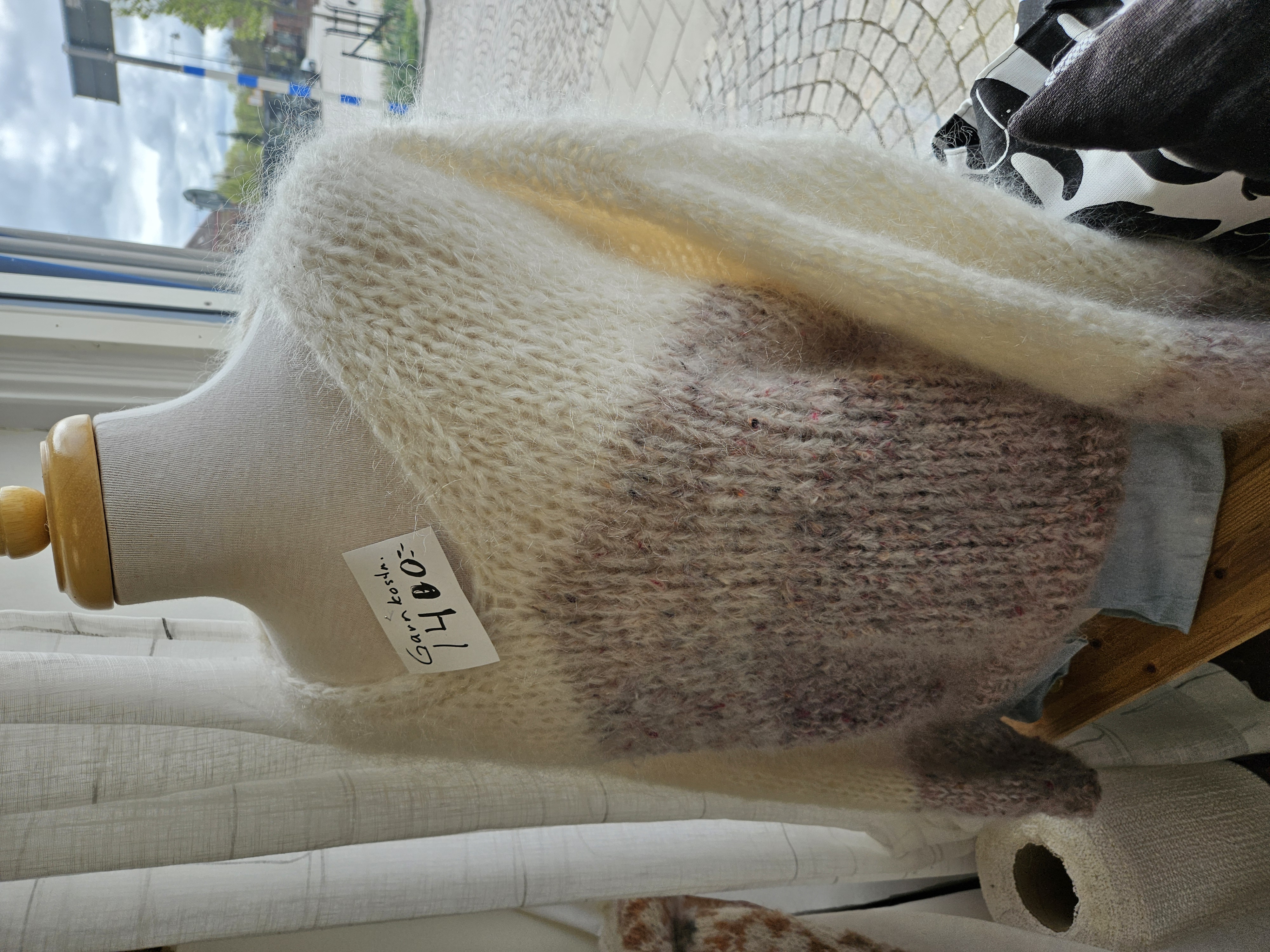 Tröja stickad i myk påfugle från hose of yarn - 2