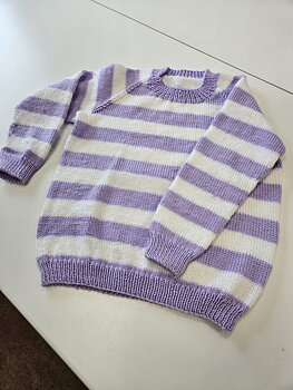 Tröja stickad i spargarn från house of yarn