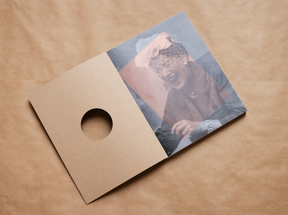 Stina Gromark: Keep Smiling! The Printed Universe of Pontus Hultén - 2
