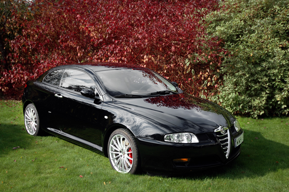May 2025: Supermotors and classical Alfa Romeo!
