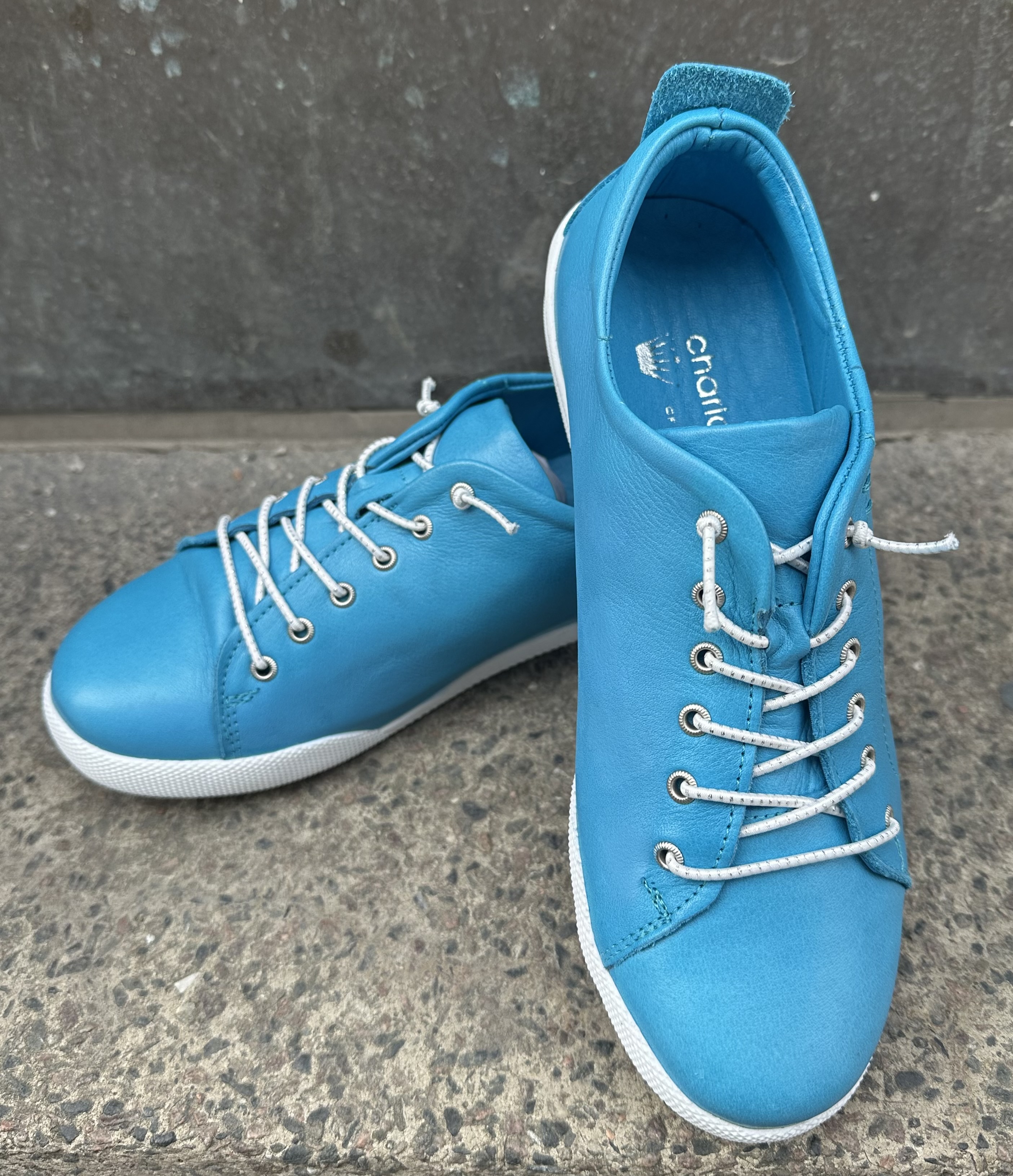Sneakers från   Charlotte of Sweden, klarblå - 3
