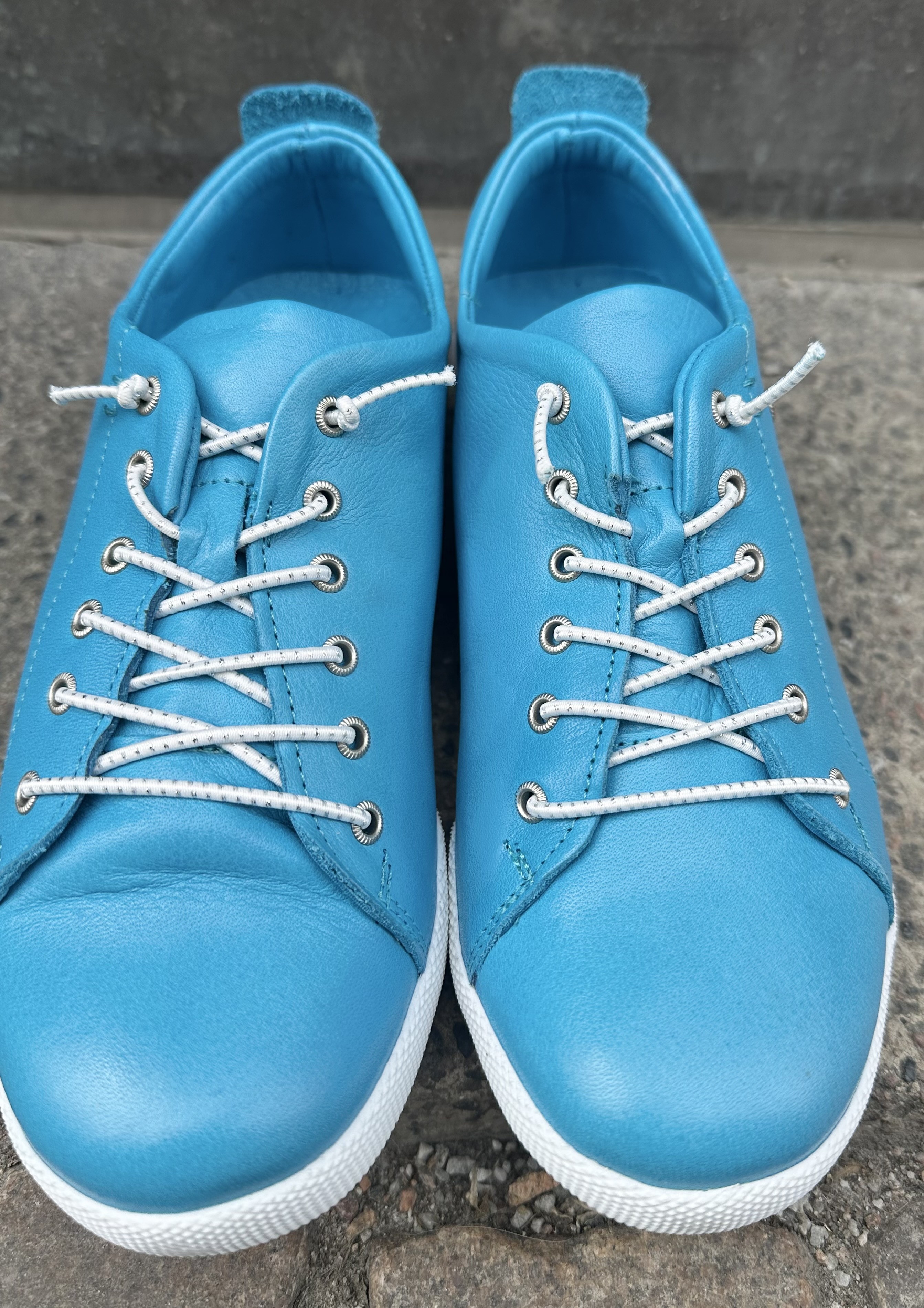 Sneakers från   Charlotte of Sweden, klarblå - 2